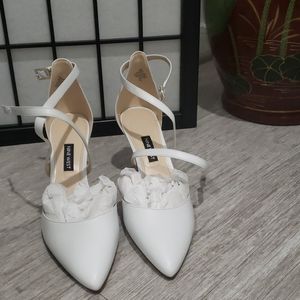 BRAND NEW Nine West White Pumps